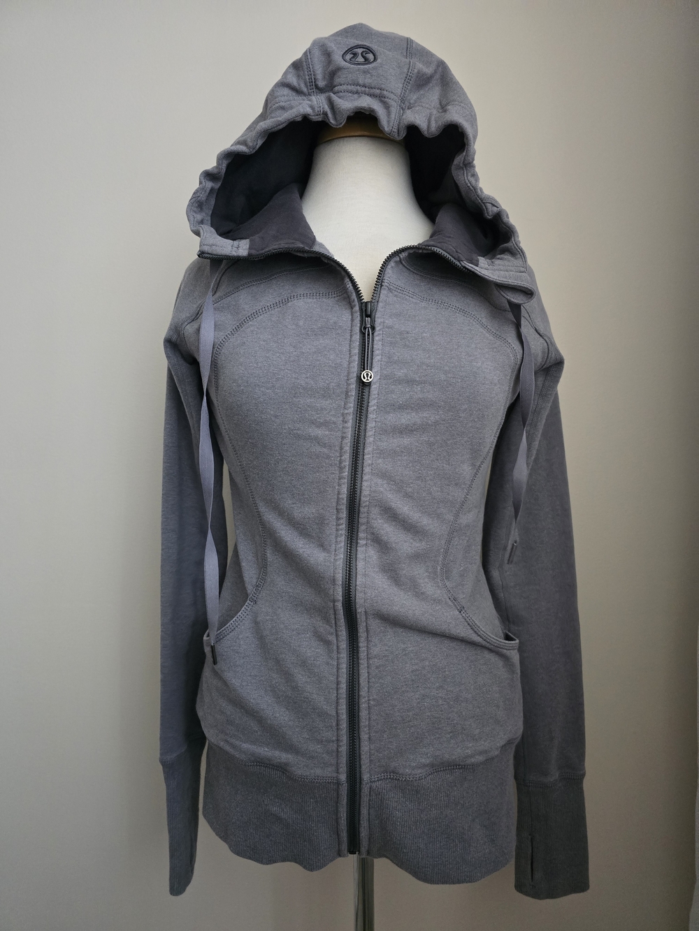 lululemon Scuba Women's Gray Hooded Zip Bomber Jacket Size 8 Soft Sport